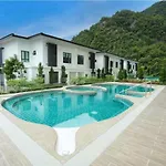 Hotspring Suite 1610 @ Sunway Onsen Neighbour Of Lost World Of Tambun With Theme Park View For 8 Pax