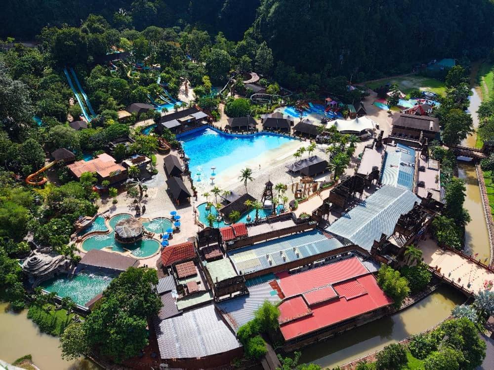 Hotspring 1610 @ Sunway Onsen Neighbour Of Lost World Of Tambun With Theme Park View For 8 Pax Ipoh