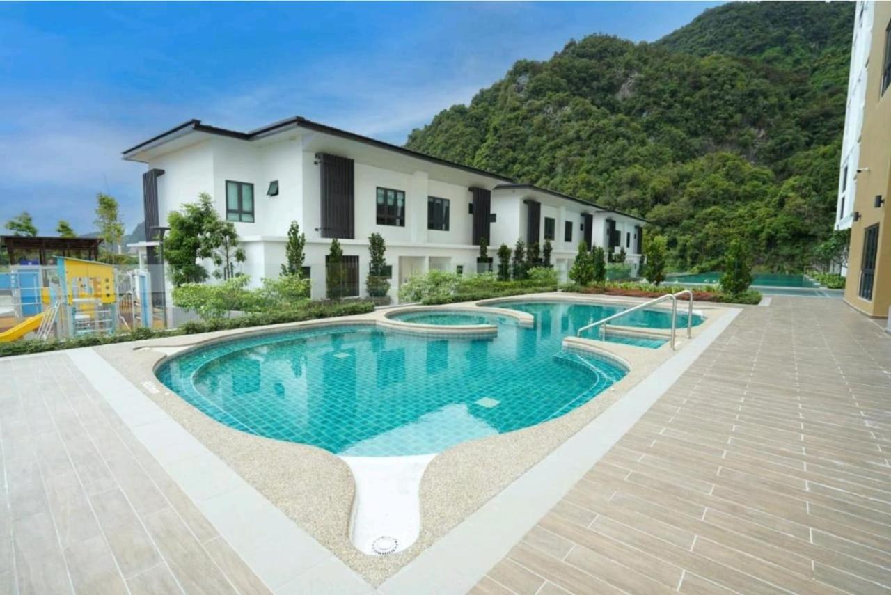 Hotspring 1610 @ Sunway Onsen Neighbour Of Lost World Of Tambun With Theme Park View For 8 Pax Ipoh